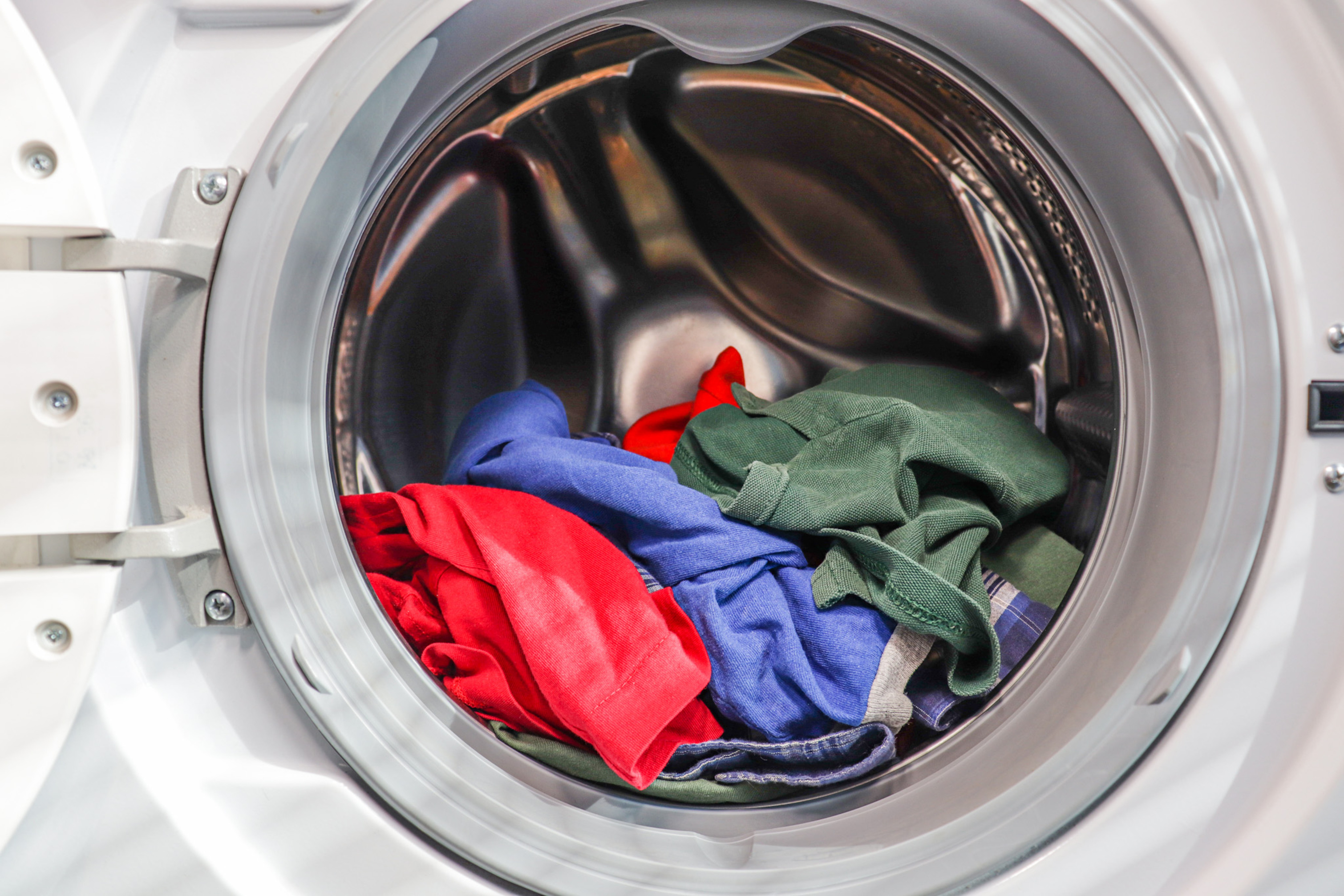 ¿Cómo mejorar el uso eficiente de la lavadora?